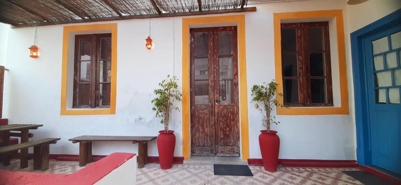 Hostel A Casa Da Arvore FAO Exterior photo